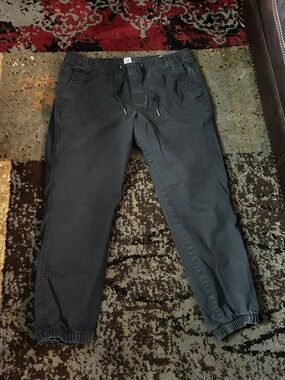 GAP Essential Jogger Men's Dark Gray Casual Jogger Pants